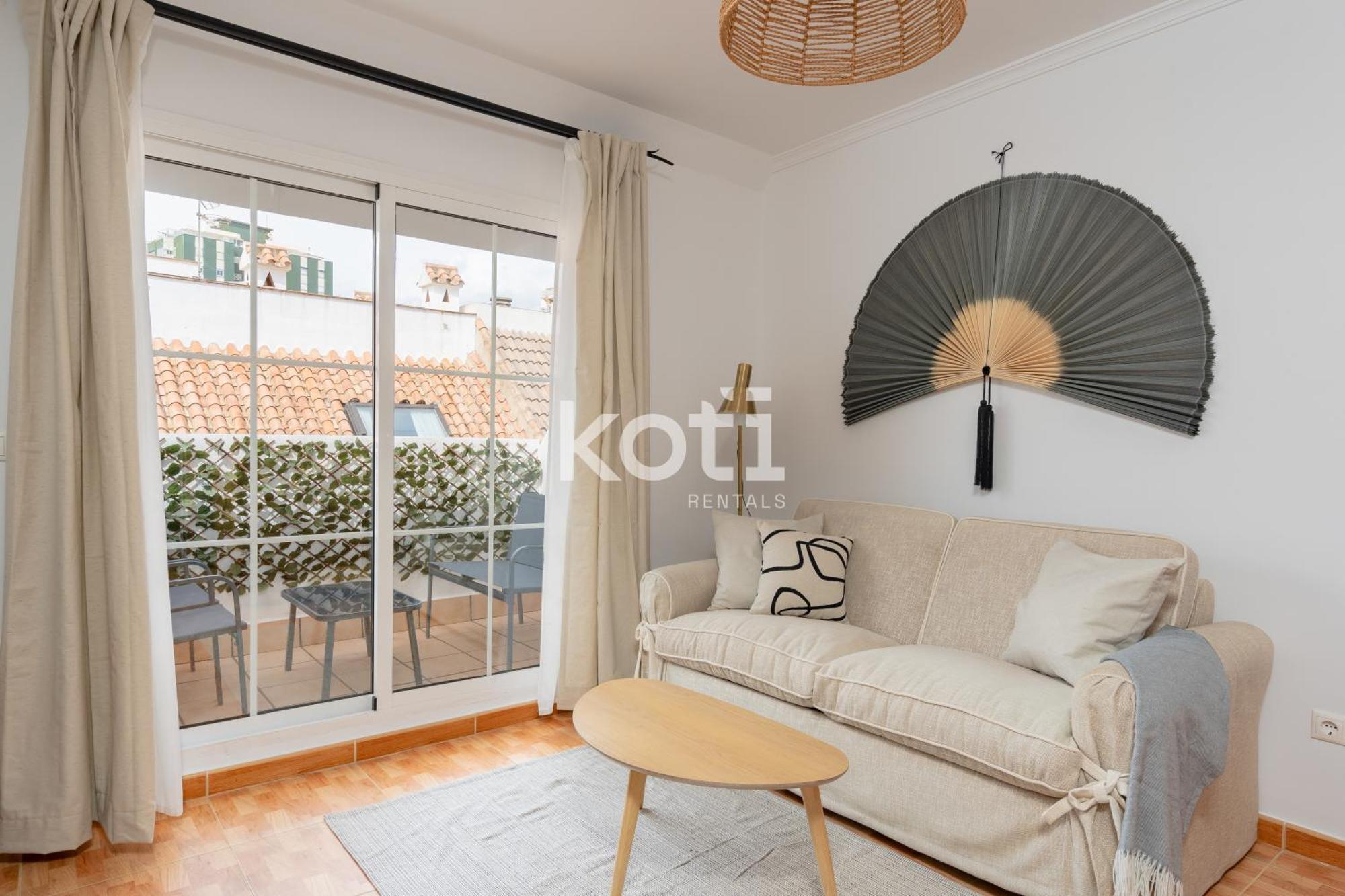 Koti Rentals - Sandy Beach Apartment Фуэнхирола Экстерьер фото