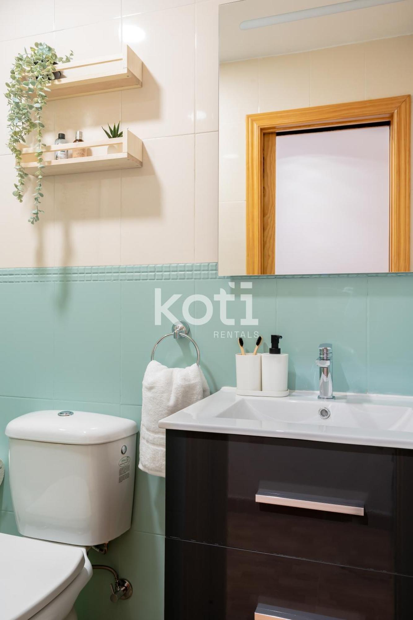 Koti Rentals - Sandy Beach Apartment Фуэнхирола Экстерьер фото